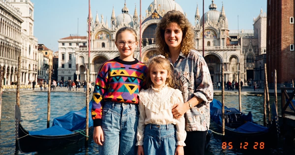 AI sugeneruota 1985-ųjų stiliaus šeimos nuotrauka Venecijoje
